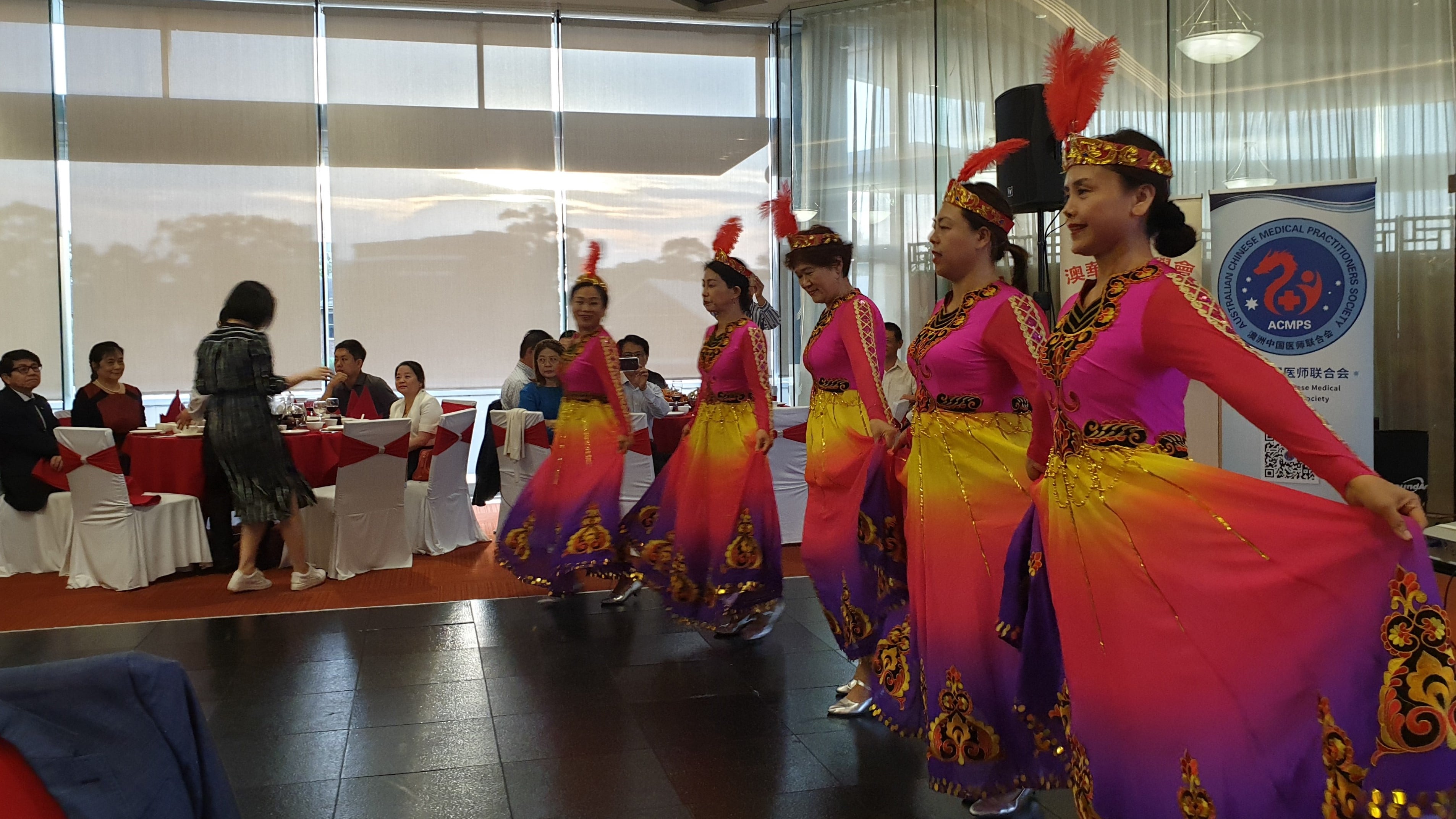 新疆舞表演